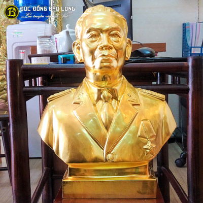  Tượng Đồng bác Võ Nguyên Giáp bán thân dát vàng 9999 cao 4 tấc rưỡi (45 cm) ở Sài Gòn TPHCM
