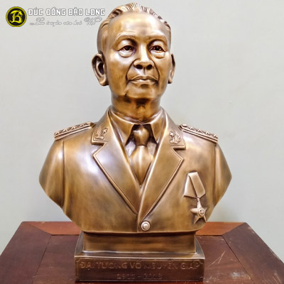  Tượng Đồng bác Võ Nguyên Giáp bán thân cao 4 tấc rưỡi (45 cm) ở Sài Gòn TPHCM