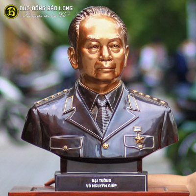  Tượng Đồng bác Võ Nguyên Giáp bán thân khảm tam khí cao 5 tấc (52 cm) ở Sài Gòn TPHCM