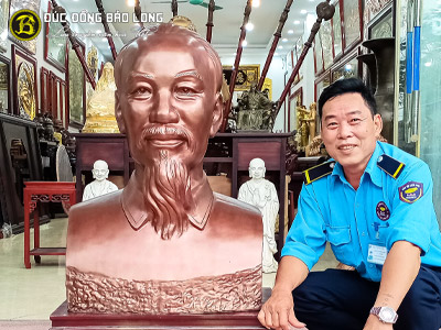 Tượng Đồng Bác Hồ bán thân Cao 9 tấc (89 cm) Đồng Đỏ mẫu vát vai