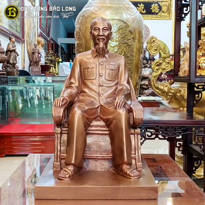 Tượng Bác Hồ ngồi Ghế Bành bằng đồng
