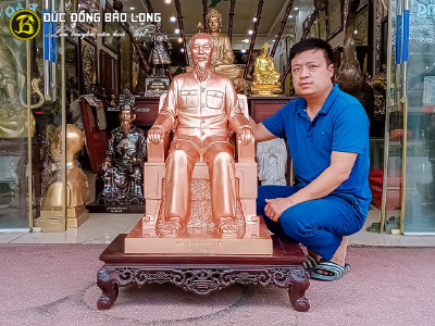 Tượng Bác Hồ ngồi Ghế Ngai bằng đồng