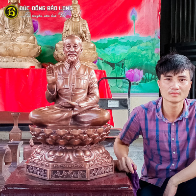 Tượng Đồng Bác Hồ ngồi bệ sen Cao hơn 7 tấc (69 cm) ở TPHCM