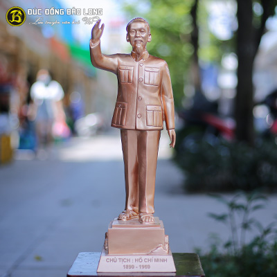 Tượng Đồng Bác Hồ đứng vãy tay Cao gần 5 tấc (48 cm) mẫu mới Đồng Đỏ tại sài gòn