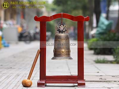 Chuông Đồng Treo Giá Gỗ Cỡ Nhỏ Nặng 4kg ở Sài Gòn - TPHCM