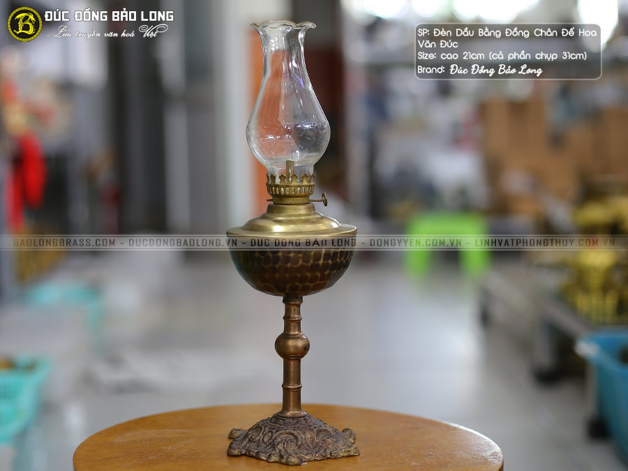 Đèn Dầu Bằng Đồng Thân Chấm Đen Cao 21cm ở Sài Gòn TPHCM