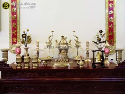 Bộ Đồ Thờ Bằng Đồng Đầy Đủ Đỉnh Dơi Tiền Màu Vàng Mộc 60cm ở Sài Gòn TPHCM