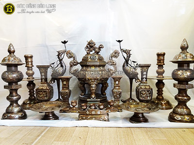 Bộ Đồ Thờ Bằng Đồng Đỉnh Bát Giác Khảm Tam Khí 70cm Cho Khách Quảng Ninh