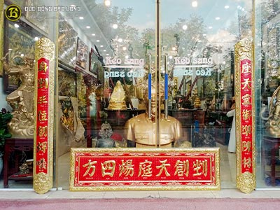 Bộ Đại Tự Câu Đối Dạng Ốp Cột Bằng Đồng Vàng 1m76 ở Sài Gòn TPHCM