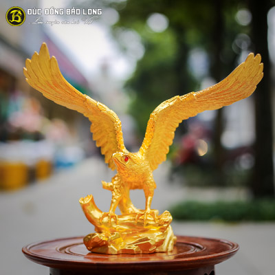 Tượng Đồng Đại Bàng Phong Thủy Bằng Đồng Vàng Dát Vàng 9999 cao 2 tấc ( 26 cm ) ở Sài Gòn TPHCM