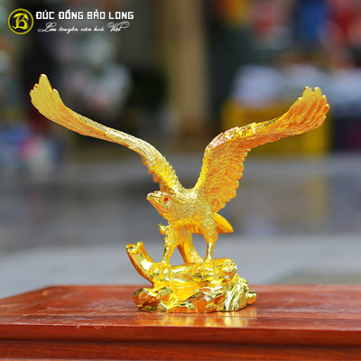 Tượng Đồng Đại Bàng Phong Thủy Bằng Đồng Vàng Mạ Vàng 24k cao 2 tấc ( 26 cm ) ở Sài Gòn TPHCM