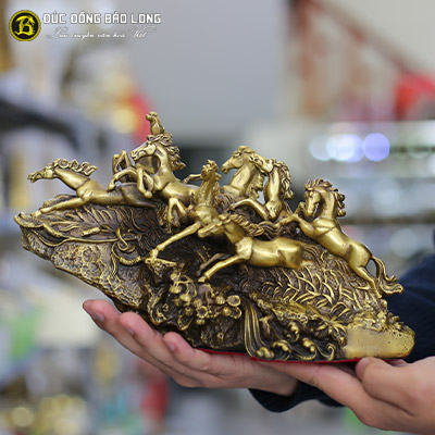 Tượng Đồng Ngọ ( Ngựa ) Bát Mã Truy Phong dài 3 tấc ( 27 cm ) ở Sài Gòn TPHCM