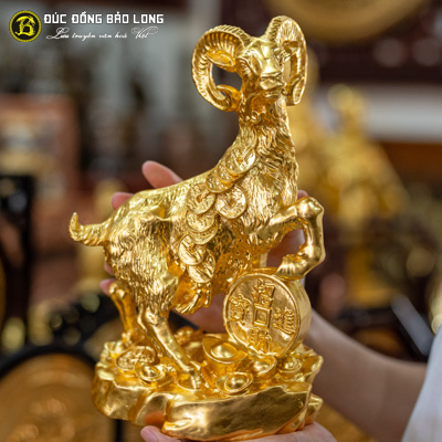 Tượng Đồng Mùi ( Dê ) Phong Thủy Tài Lộc Dát Vàng 9999 cao 2 tấc ( 25 cm ) ở Sài Gòn TPHCM