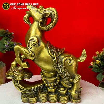 Tượng Đồng Mùi ( Dê ) Như Ý cao 2 tấc ( 25 cm ) ở Sài Gòn TPHCM