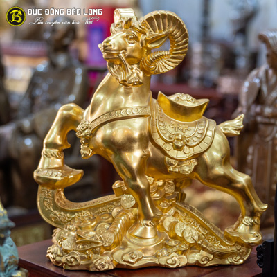 Tượng Đồng Mùi ( Dê ) Như Ý Dát Vàng 9999 cao 4 tấc ( 39 cm ) ở Sài Gòn TPHCM