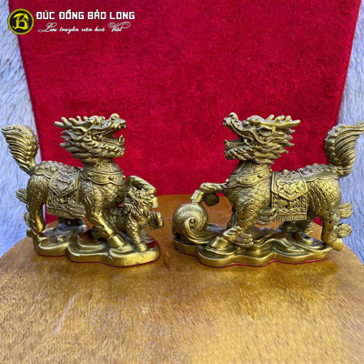 Tượng Đồng Kỳ Lân Ôm Cầu, Con Bằng Đồng Vàng cao 1 tấc ( 12 cm ) ở Sài Gòn TPHCM