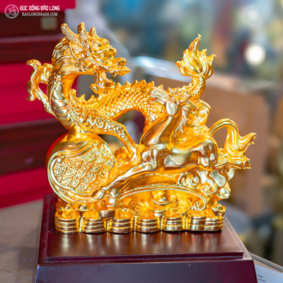 Tượng Đồng Thìn ( Rồng ) Ngựa Dát Vàng cao 2 tấc ( 23 cm ) ở Sài Gòn TPHCM