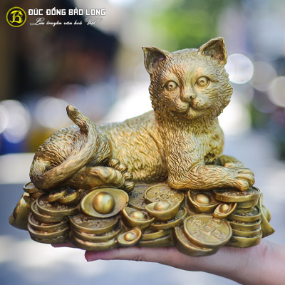 Tượng Đồng Mẹo ( Mèo ) Nằm Trên Tiền cao 2 tấc ( 17 cm ) ở Sài Gòn TPHCM