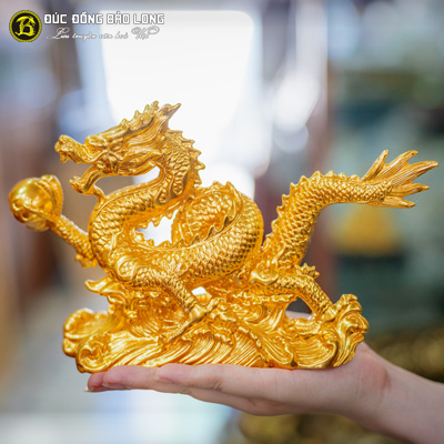 Tượng Đồng Thìn ( Rồng ) Lướt Sóng Dát Vàng dài 3 tấc ( 34 cm ) ở Sài Gòn TPHCM