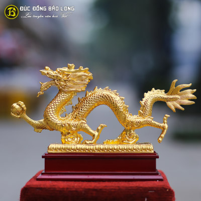 Tượng Đồng Thìn ( Rồng ) Nằm Cầm Ngọc Dát Vàng dài 3 tấc ( 33 cm ) ở Sài Gòn TPHCM