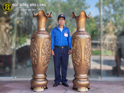 Đôi Lộc Bình Đúc Nổi Cảnh Tứ Qúy Bằng Đồng Đỏ cao trên 1m (1m55) Màu Cổ tại Sài Gòn TPHCM