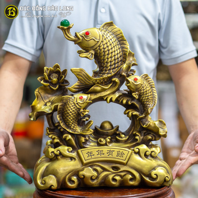 Tượng Đồng Cá Chép Vượt Vũ Môn cao 4 tấc ( 40 cm ) ở Sài Gòn TPHCM
