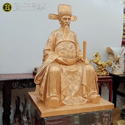 Tượng Đồng Nguyễn Trãi ngồi cao 9 tấc ( 90 cm ) ở Sài Gòn TPHCM