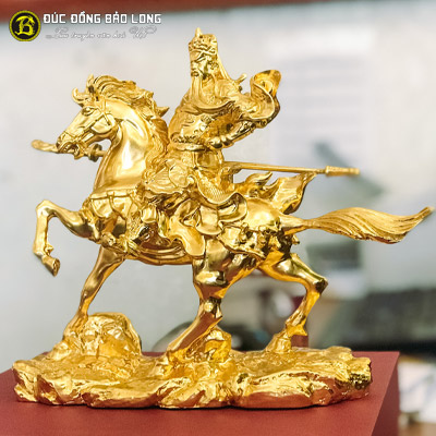 Tượng Đồng Quan Công Cưỡi Ngựa Dát Vàng 9999 cao 2 tấc ( 23 cm ) ở Sài Gòn TPHCM