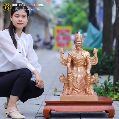 Tượng Đồng Vua Hùng Ngồi Ngai cao 6 tấc ( 61 cm ) ở Sài Gòn TPHCM