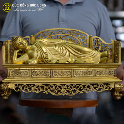  Tượng Đồng Phật Thích Ca Niết Bàn cao 3 tấc ( 27 cm ) dài 4 tấc ( 43 cm ) ở Sài Gòn TPHCM