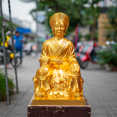 Tượng Đồng Bà Chúa Sơn Trang Dát Vàng 9999 cao 6 tấc ( 61 cm ) ở Sài Gòn TPHCM