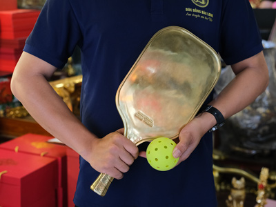Đúc Vợt PickleBall Bằng Đồng Vàng Tỉ Lệ 1:1 Theo Kích Thước Tiêu Chuẩn tại Sài Gòn TPHCM