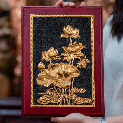 Tranh Hoa Sen Quà Tặng Mạ Vàng 23cm x 30cm tại Sài Gòn TPHCM