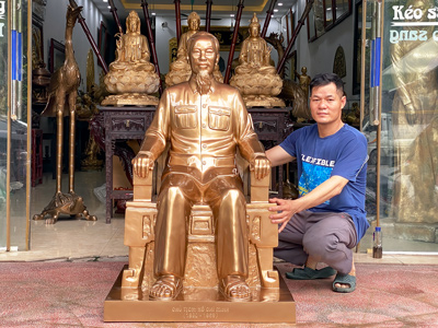 Tượng Bác Hồ Ngồi Ghế Bằng Đồng Đỏ Cao 1m27 tại Sài Gòn TPHCM