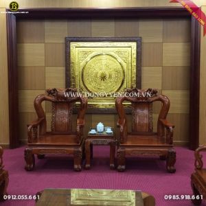 Lắp đặt tranh mặt trống đồng mạ vàng 24k cho ban CHQS Ba Vì tại Sài Gòn TPHCM