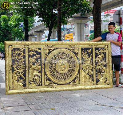 Mặt trống đồng Tứ Quý khung liền đồng 2m62 x 1m27 cho khách Vinh