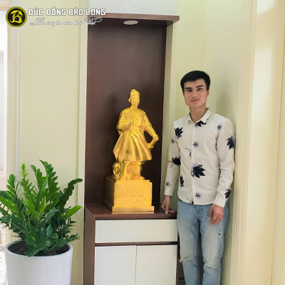 Tượng Đồng Trần Hưng Đạo bệ vuông Dát Vàng 9999 cao 9 tấc (89 cm) ở Sài Gòn TPHCM