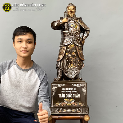 Tượng Đồng Trần Hưng Đạo bệ vuông khảm ngũ sắc cao cấp mẫu mới cao 8 tấc (81 cm) ở Sài Gòn