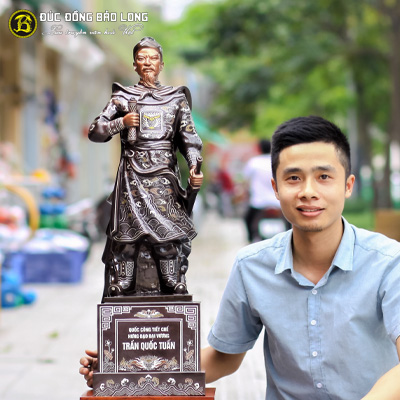 Tượng Đồng Trần Hưng Đạo bệ vuông khảm tam khí mẫu mới cao 8 tấc (81 cm) ở Sài Gòn