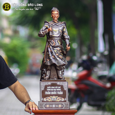 Tượng Đồng Trần Hưng Đạo bệ vuông khảm tam khí mẫu mới 2 cao 7 tấc (69 cm) ở Sài Gòn