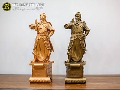 Tượng Đồng Trần Hưng Đạo bệ thuyền bằng đồng vàng cao gần 4 tấc (38 cm) ở TPHCM