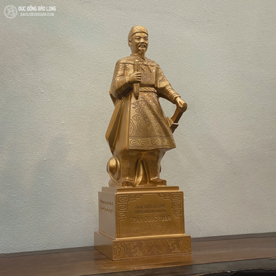 Tượng Đồng Trần Hưng Đạo bệ vuông cao 5 tấc ( 48 cm ) tại Sài Gòn