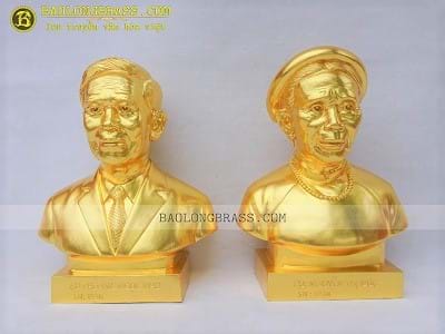 Đúc Tượng Bố Mẹ anh Thành dát vàng 9999 tại Đông Anh, Hà Nội