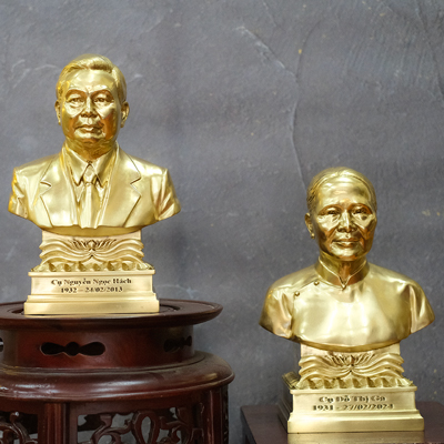 Tượng Chân Dung Bán Thân Cụ Ông Cụ Bà đồng vàng cao 3 tấc ( 30cm ) tại Sài Gòn TPHCM