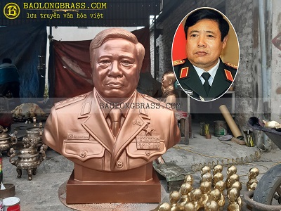 Đúc tượng chân dung Đại tướng Phùng Quang Thanh