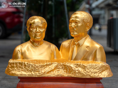Đúc Tượng Chân Dung Liền Khối Cụ Ông Cụ Bà Bằng Đồng Cao 50cm Dát Vàng 9999