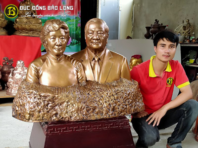 Đúc Tượng Chân Dung Liền Khối Cụ Ông Cụ Bà Bằng Đồng Cao 69cm